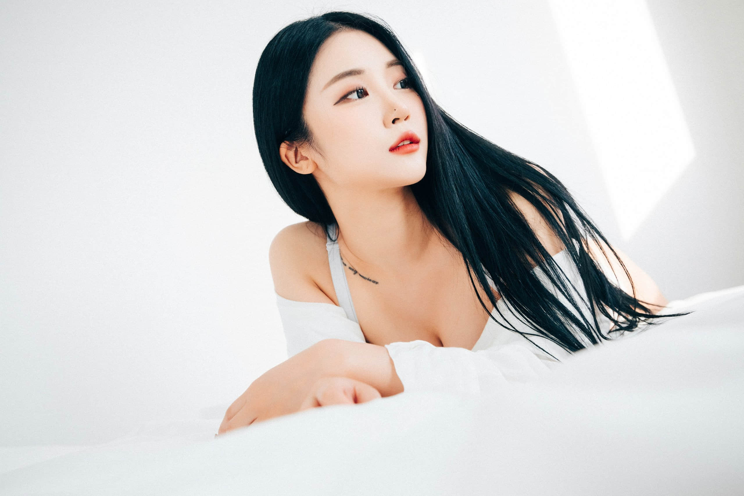 Đọc truyện hentai Tuyển tập Albums siêu phẩm Cosplay - Chap 775 - [Loozy] The undress - Bomi