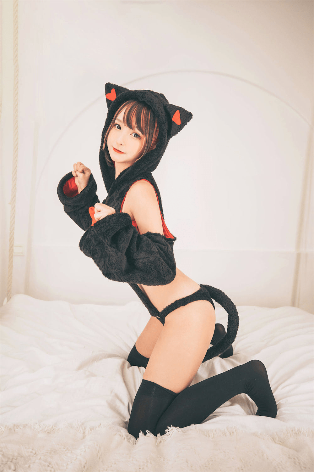 Đọc truyện hentai Tuyển tập Albums siêu phẩm Cosplay - Chap 854 - Kagura board Midwinter NO.072 Black and white cat (Absolute project) + 2V