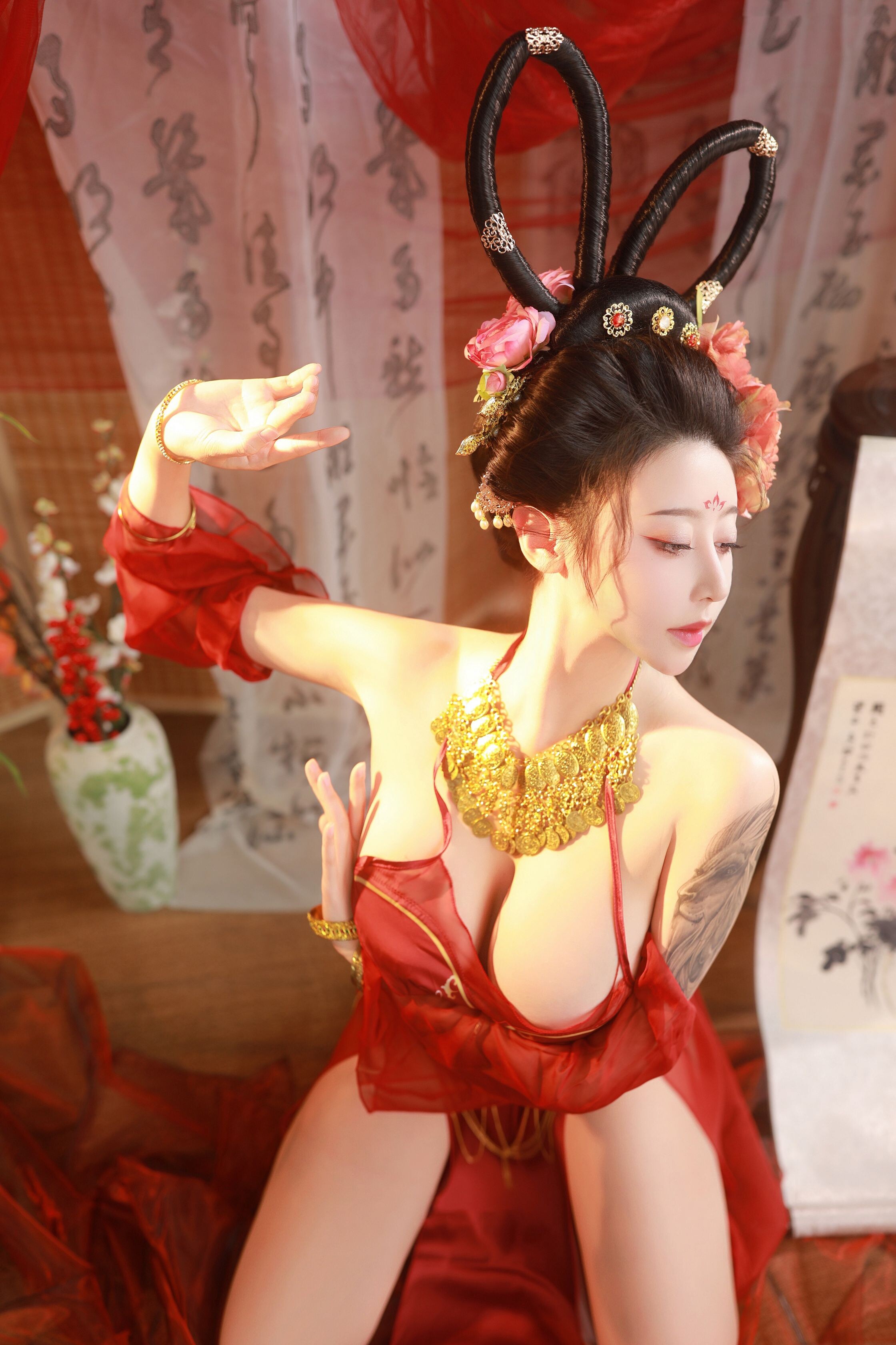 Đọc truyện hentai Tuyển tập Albums siêu phẩm Cosplay - Chap 962 - Naixichannice - Red Tent Dance