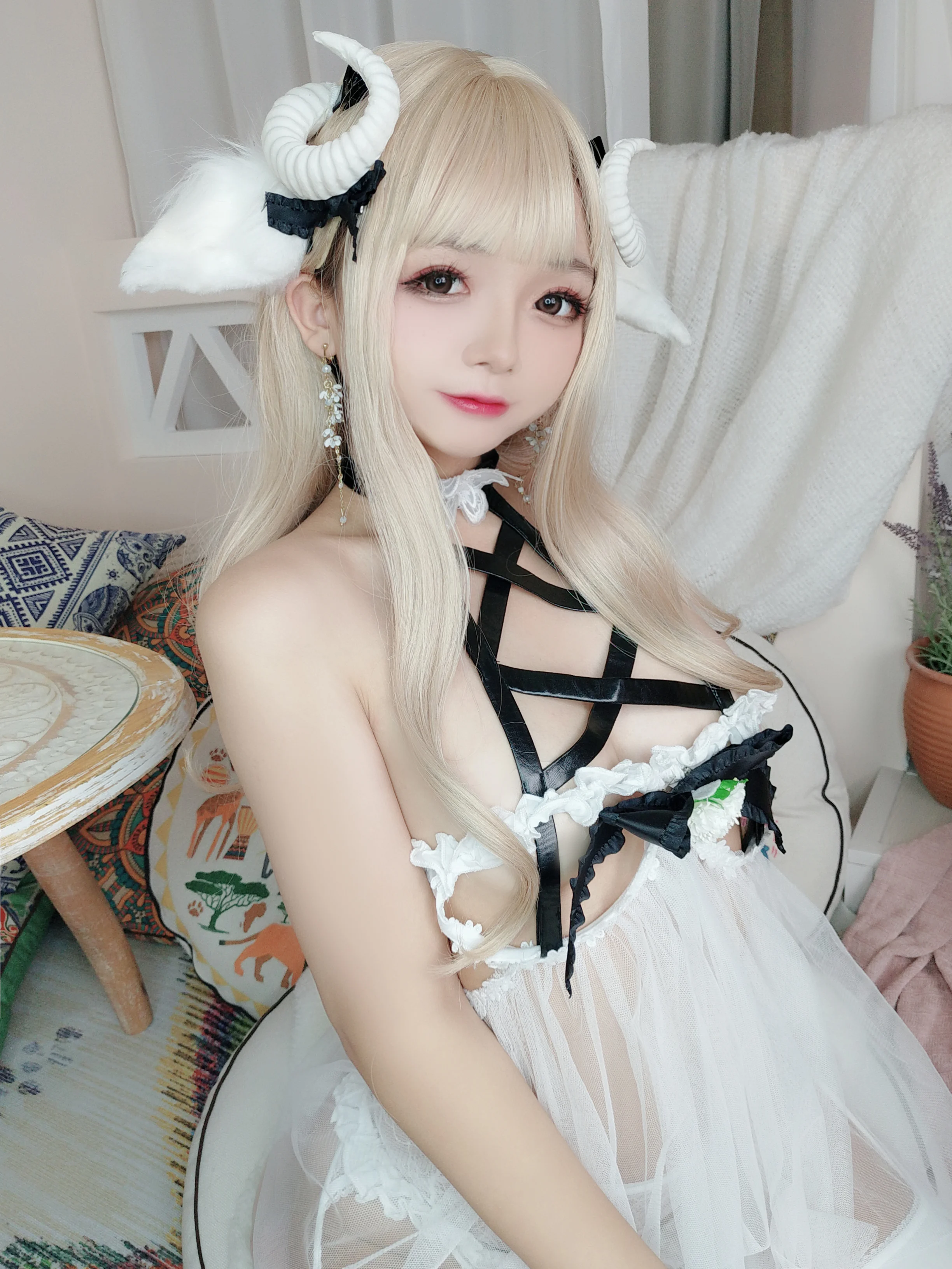 Đọc truyện hentai Tuyển tập Albums siêu phẩm Cosplay - Chap 1011 - Rina Jiao - White Lamb