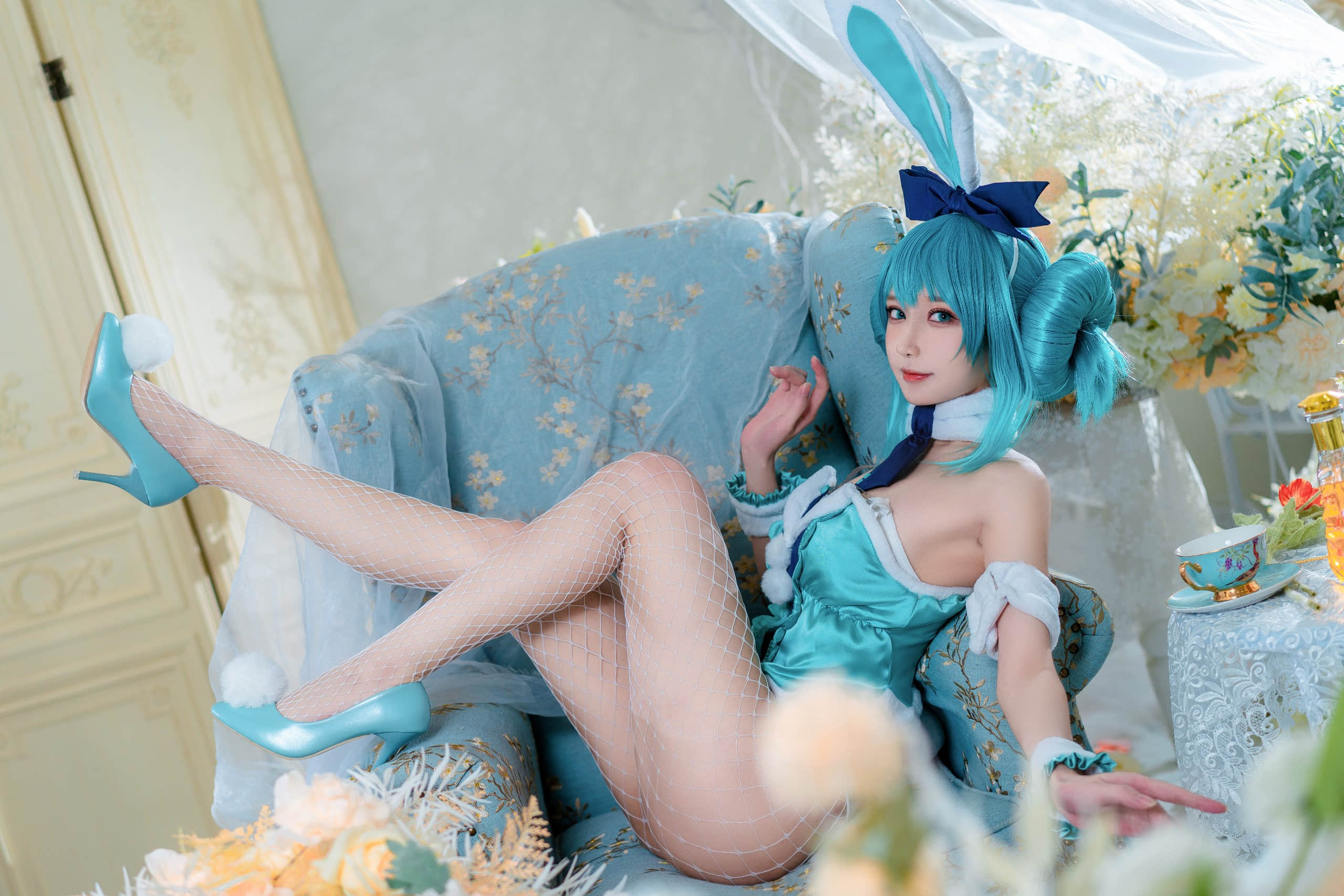 Đọc truyện hentai Tuyển tập Albums siêu phẩm Cosplay - Chap 842 - A Bao is also a bunny girl - NO.30 White Rabbit Miku