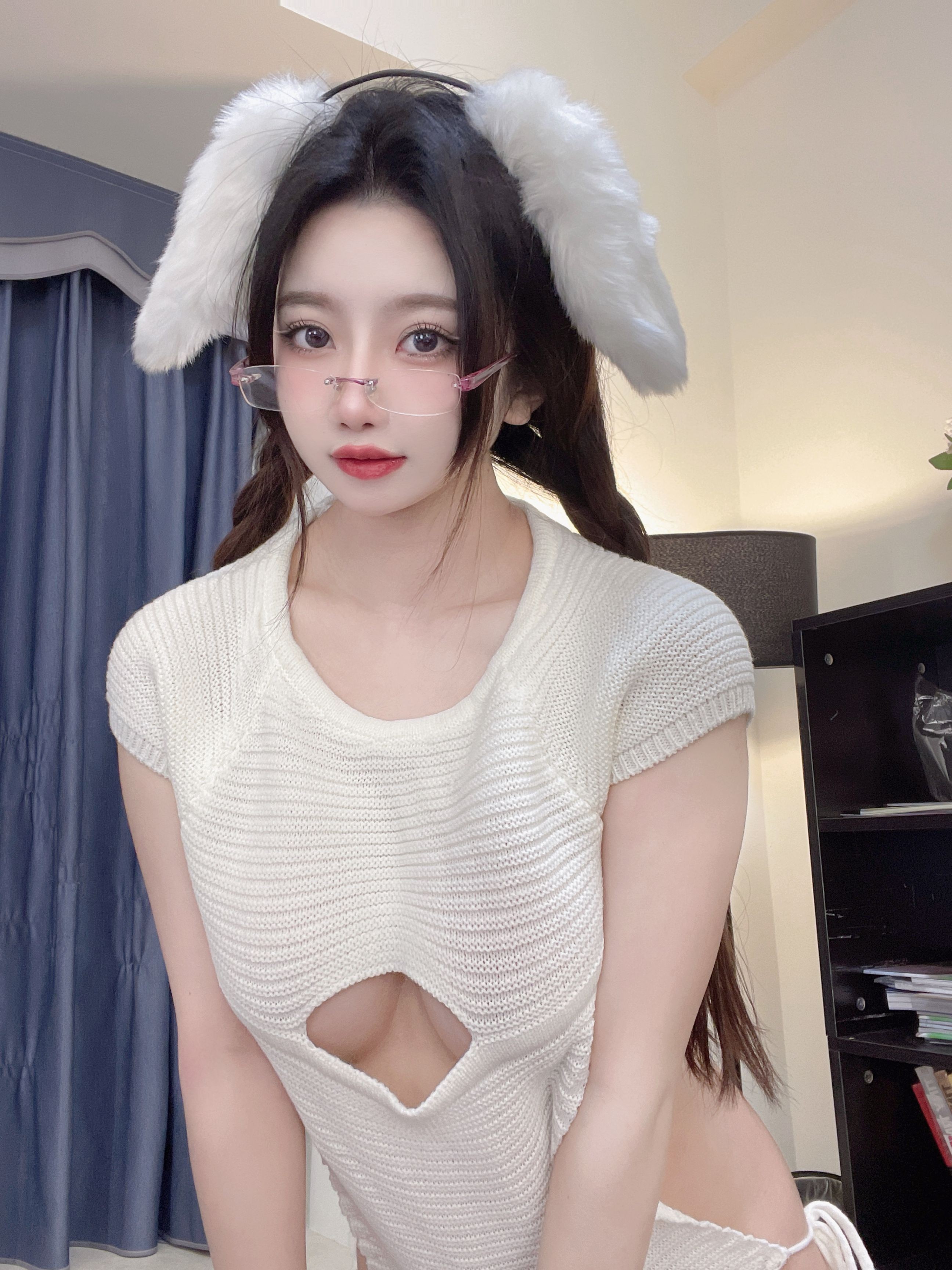 Đọc truyện hentai Tuyển tập Albums siêu phẩm Cosplay - Chap 937 - Guichuyao - Sweater bunny
