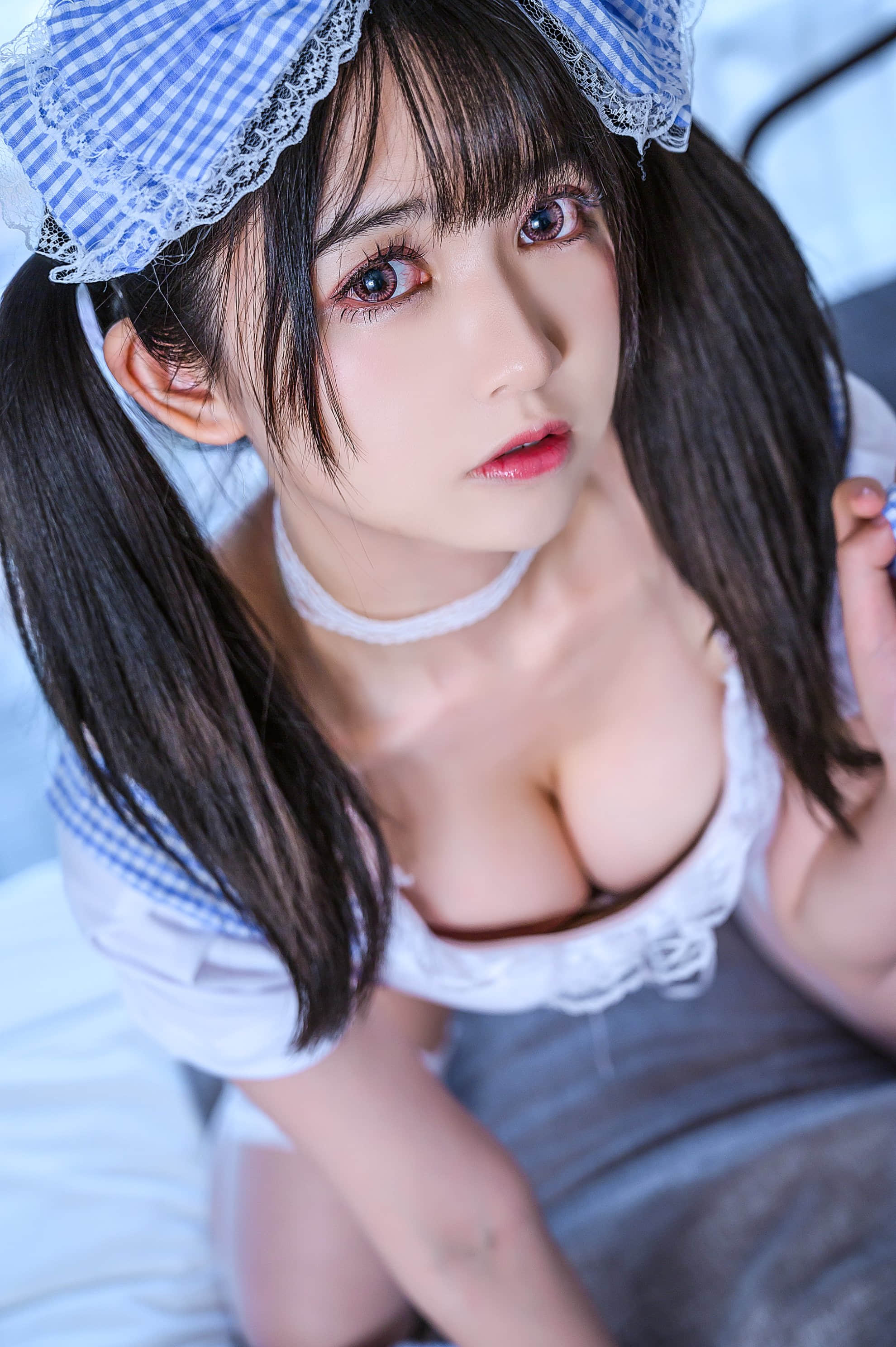 Đọc truyện hentai Tuyển tập Albums siêu phẩm Cosplay - Chap 873 - Eel Fei Blue and White Maid