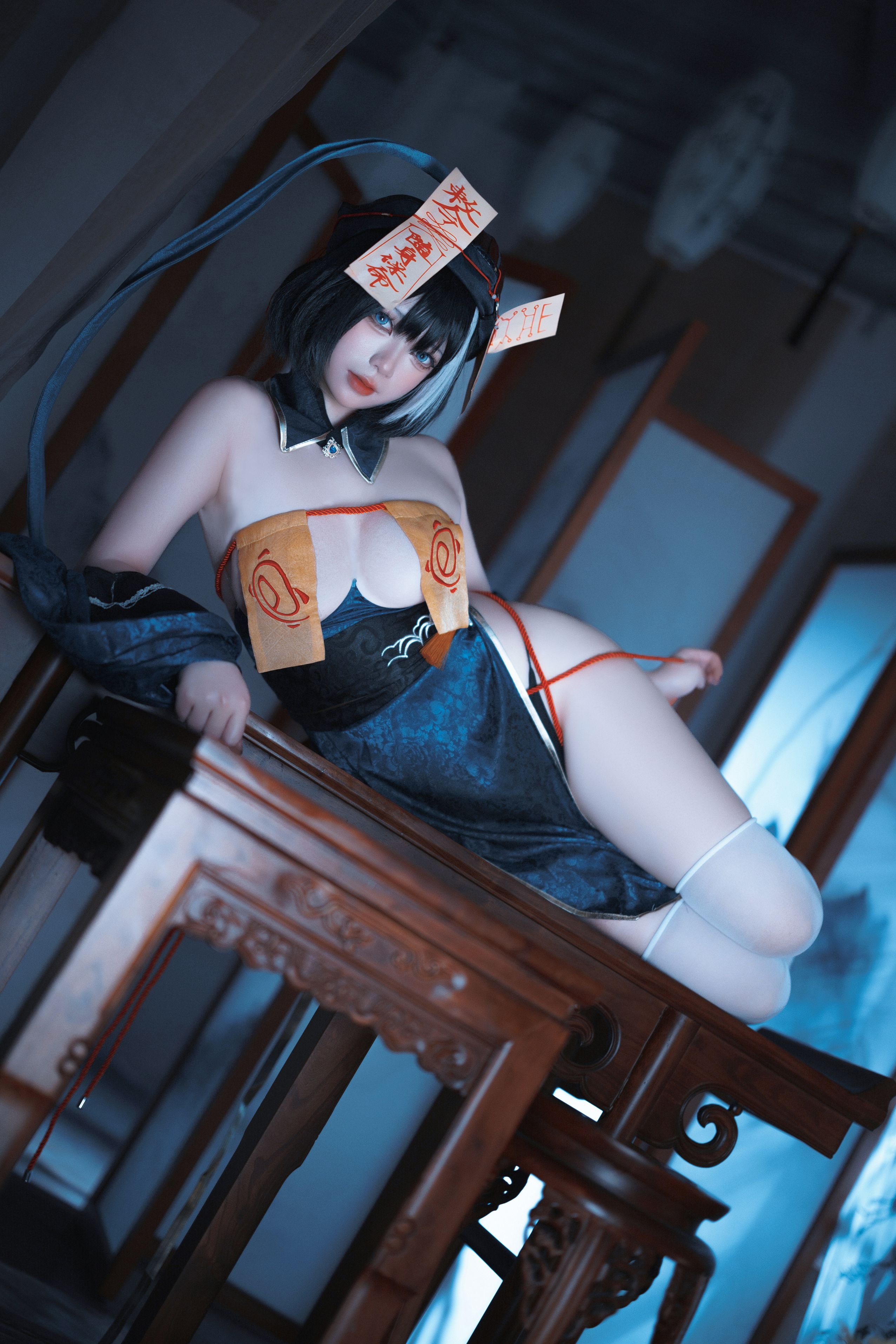 Đọc truyện hentai Tuyển tập Albums siêu phẩm Cosplay - Chap 560 - Yingluojiang w Azur Lane Huajia Zombie