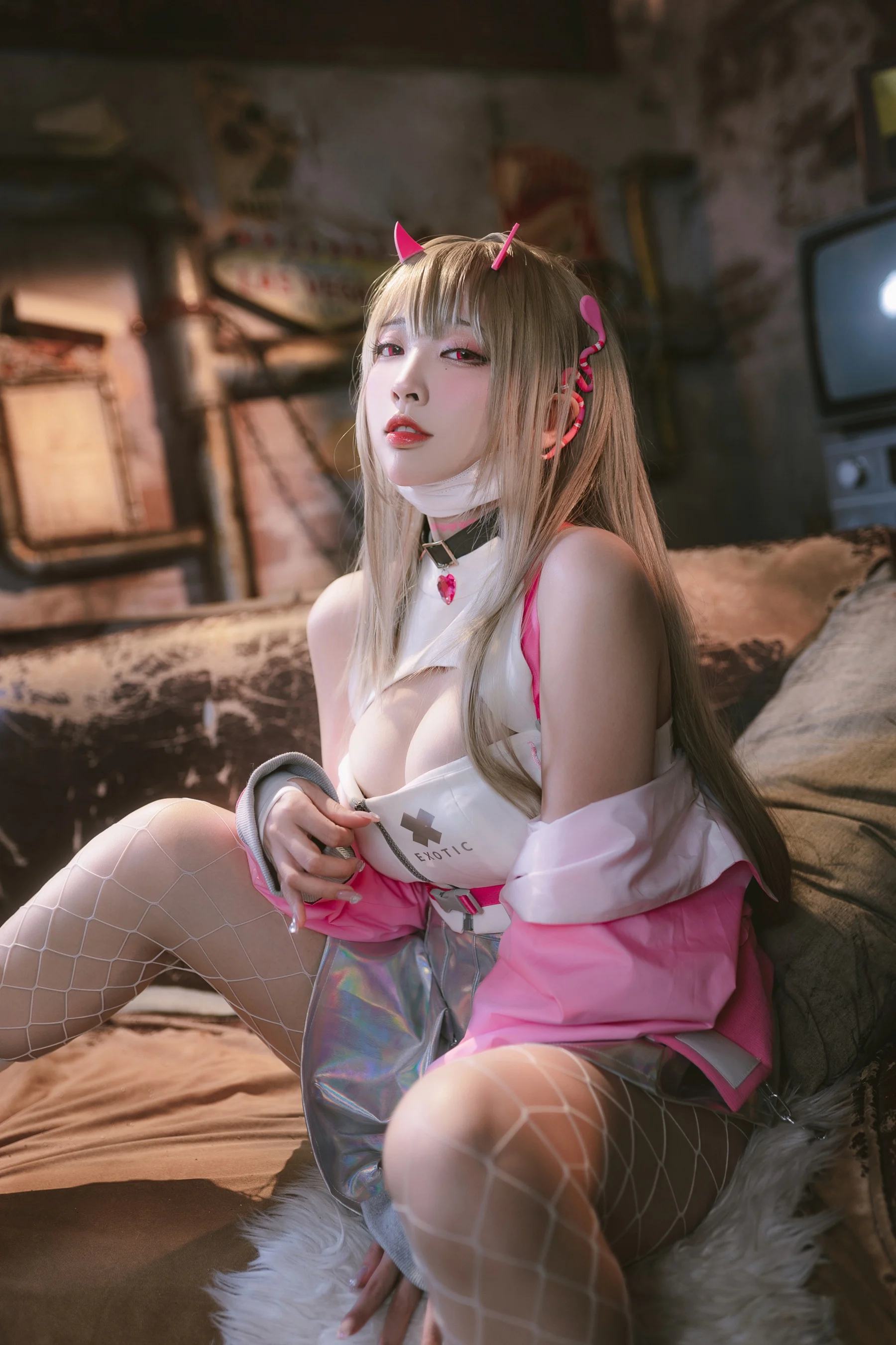 Đọc truyện hentai Tuyển tập Albums siêu phẩm Cosplay - Chap 338 - Sakura Miyamoto - Viper