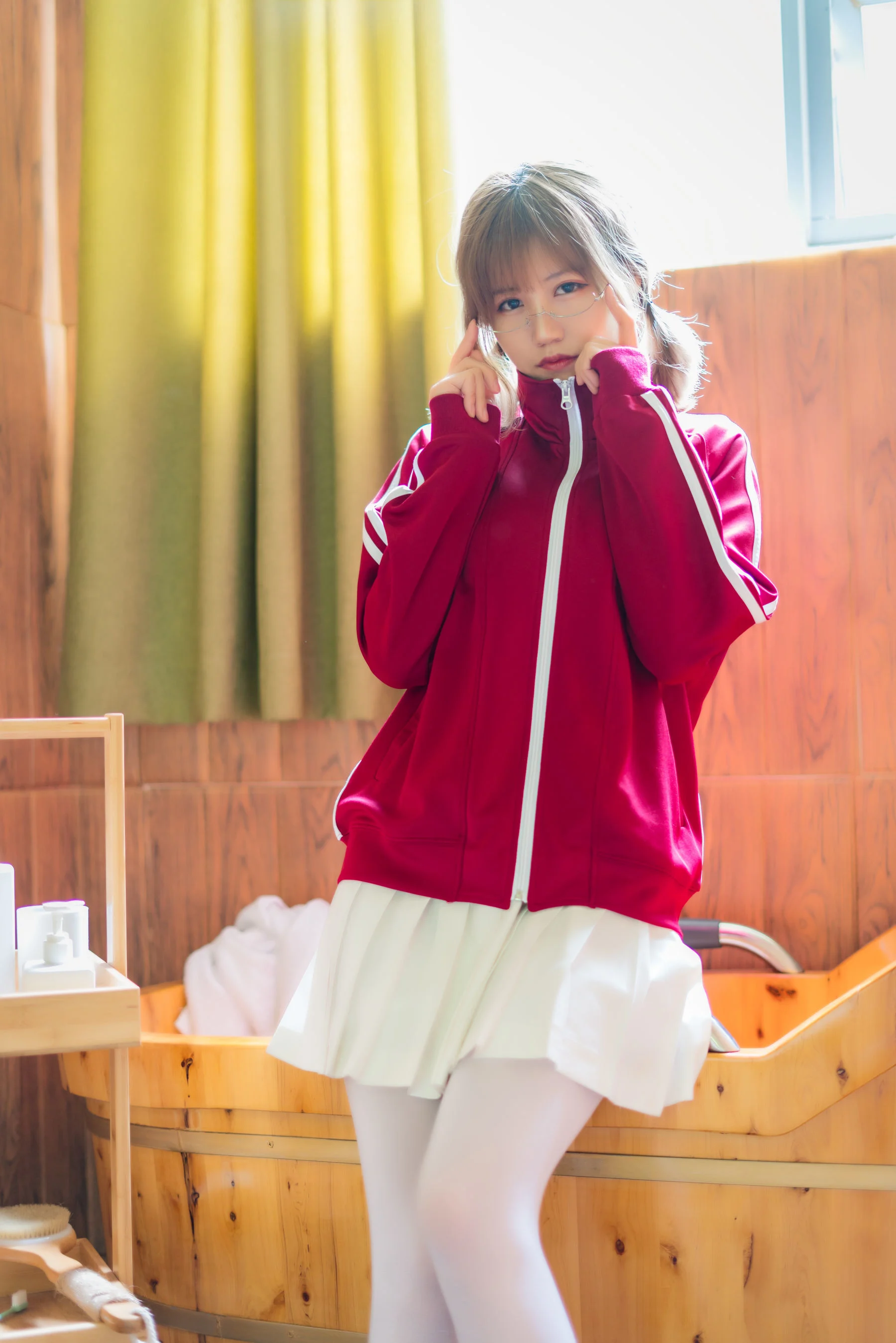 Đọc truyện hentai Tuyển tập Albums siêu phẩm Cosplay - Chap 734 - [Chiyoko Ogura] Red gymnastics suit