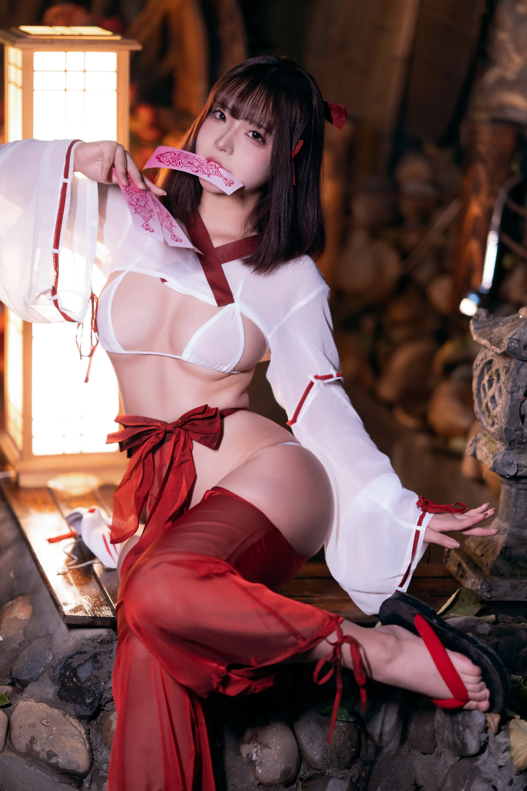 Đọc truyện hentai Tuyển tập Albums siêu phẩm Cosplay - Chap 147 - yuuhui Tamaki - Vu nữ đền thờ