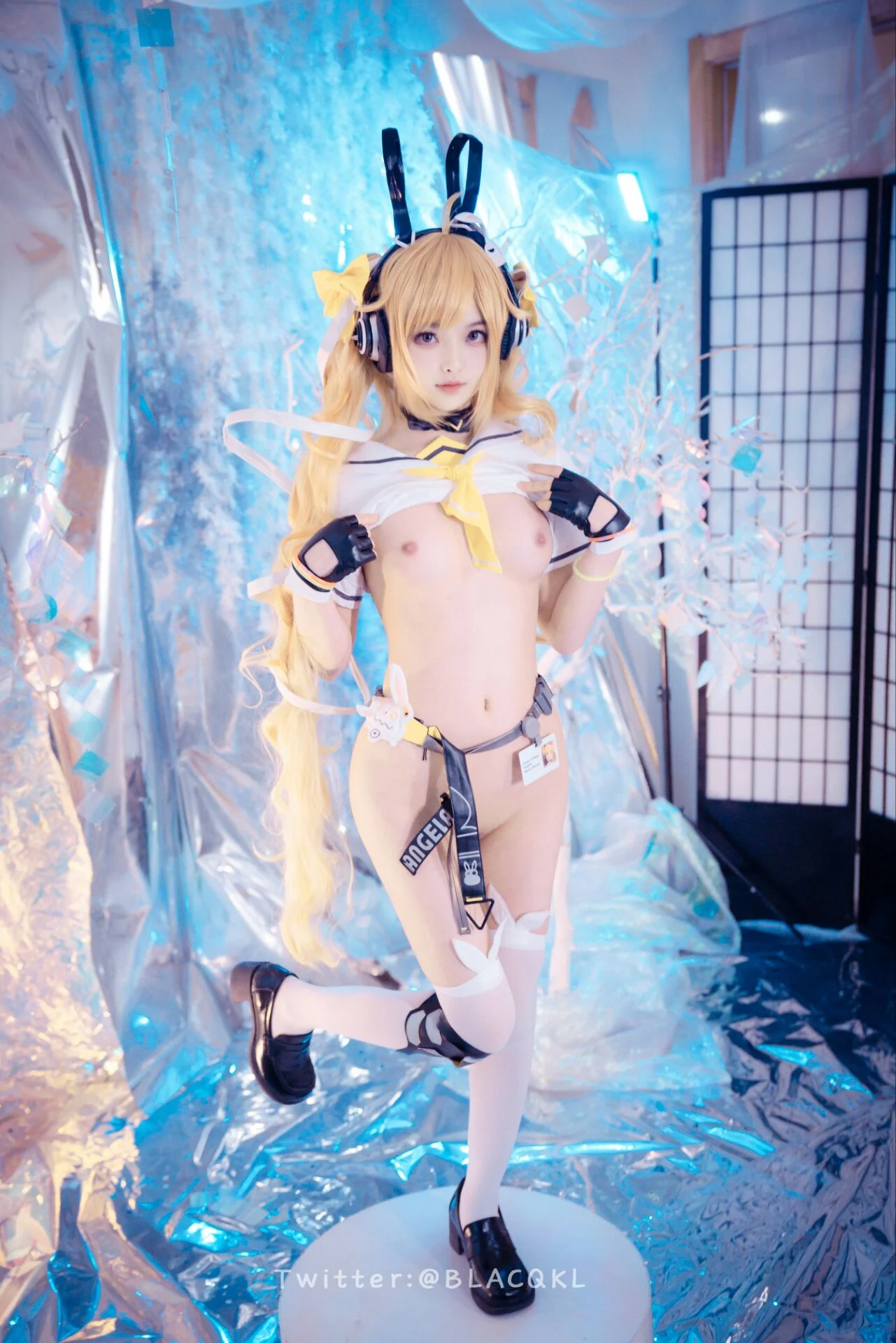 Đọc truyện hentai Tuyển tập Albums siêu phẩm Cosplay - Chap 600 - Bai Li loves chocolate - Angela