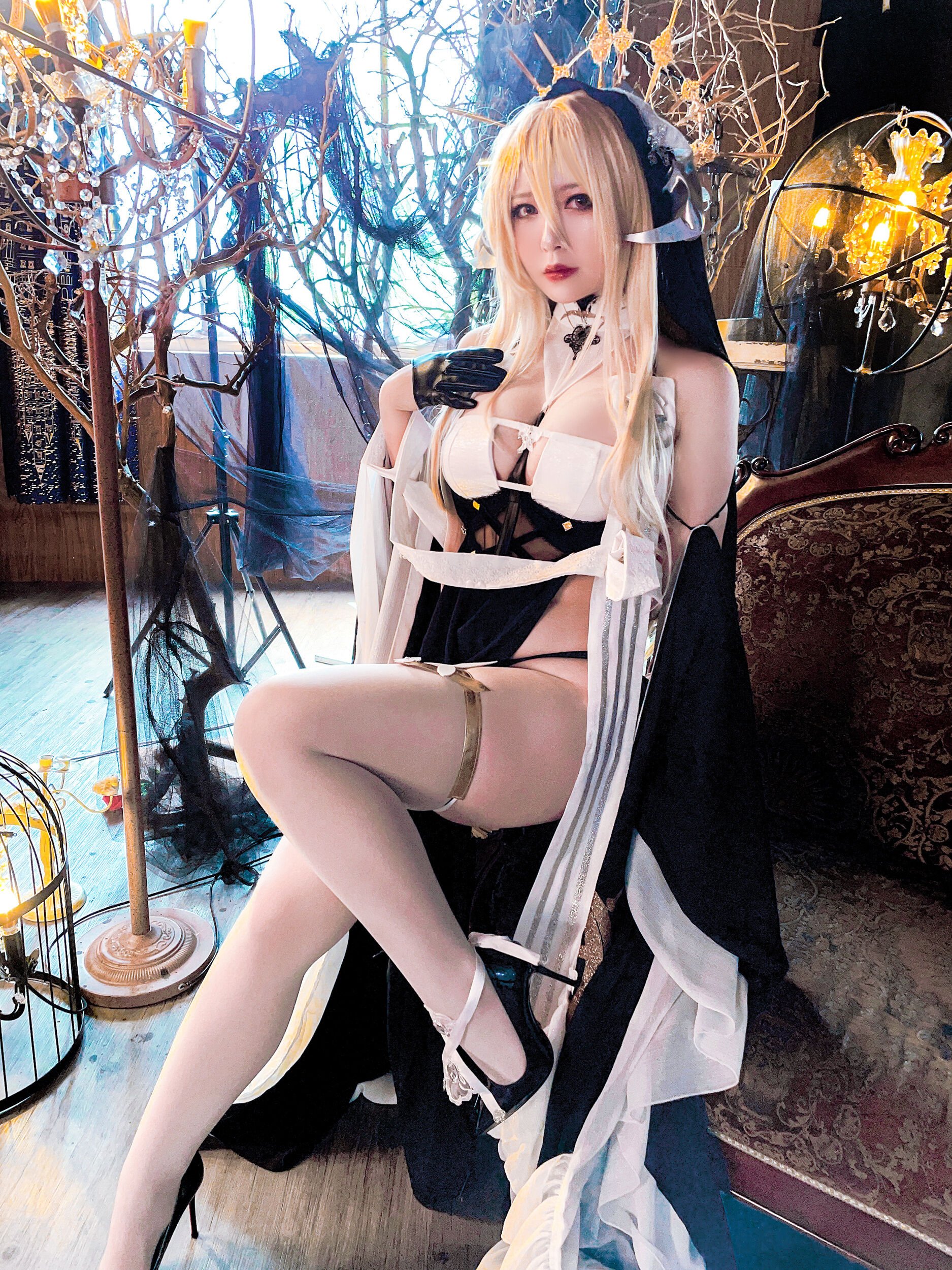 Đọc truyện hentai Tuyển tập Albums siêu phẩm Cosplay - Chap 287 - Half-Half-Child Implacable Nun