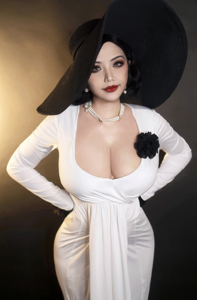 Đọc truyện hentai Tuyển tập Albums siêu phẩm Cosplay - Chap 333 - Hana Bunny – Lady Dimitrescu