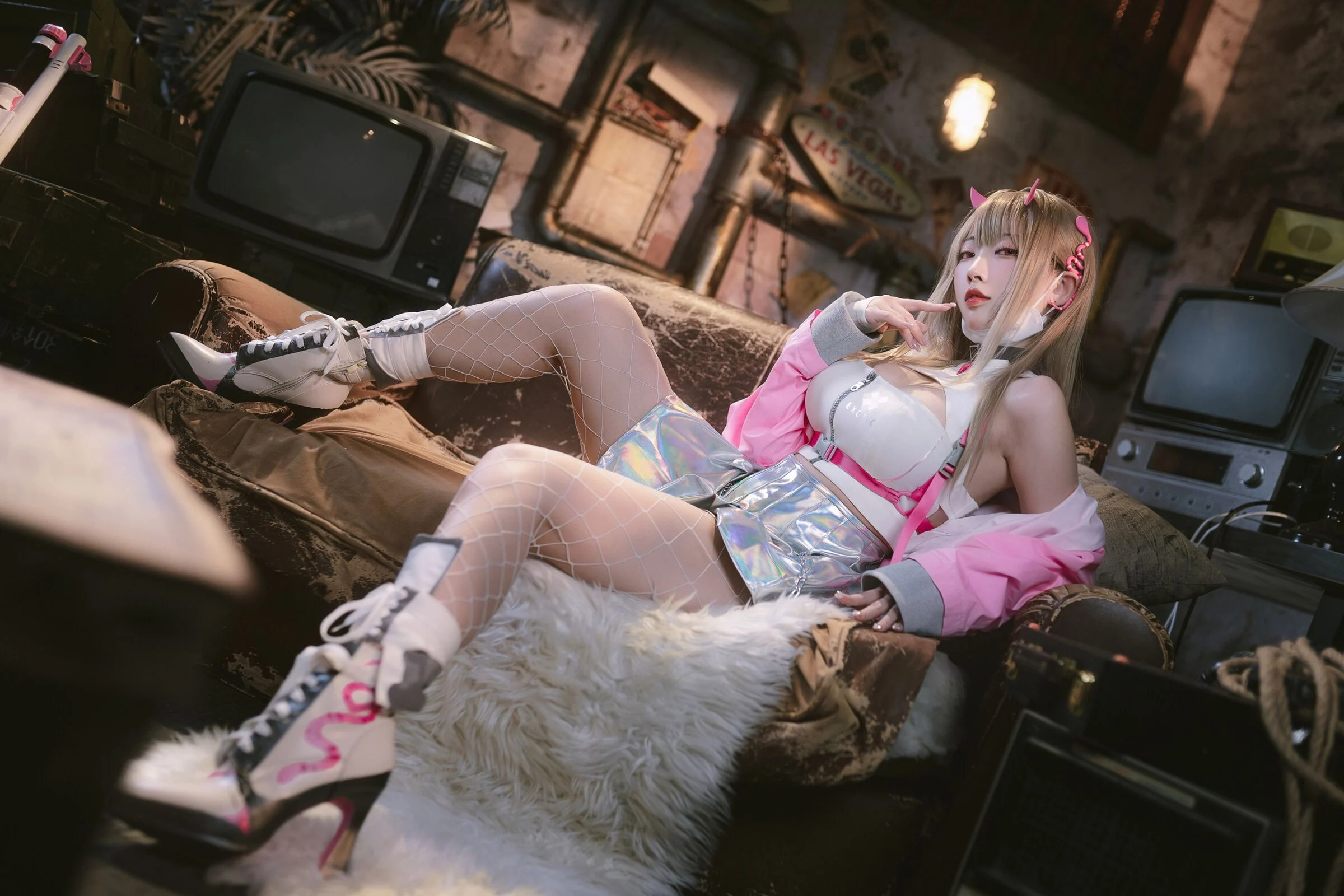 Đọc truyện hentai Tuyển tập Albums siêu phẩm Cosplay - Chap 338 - Sakura Miyamoto - Viper