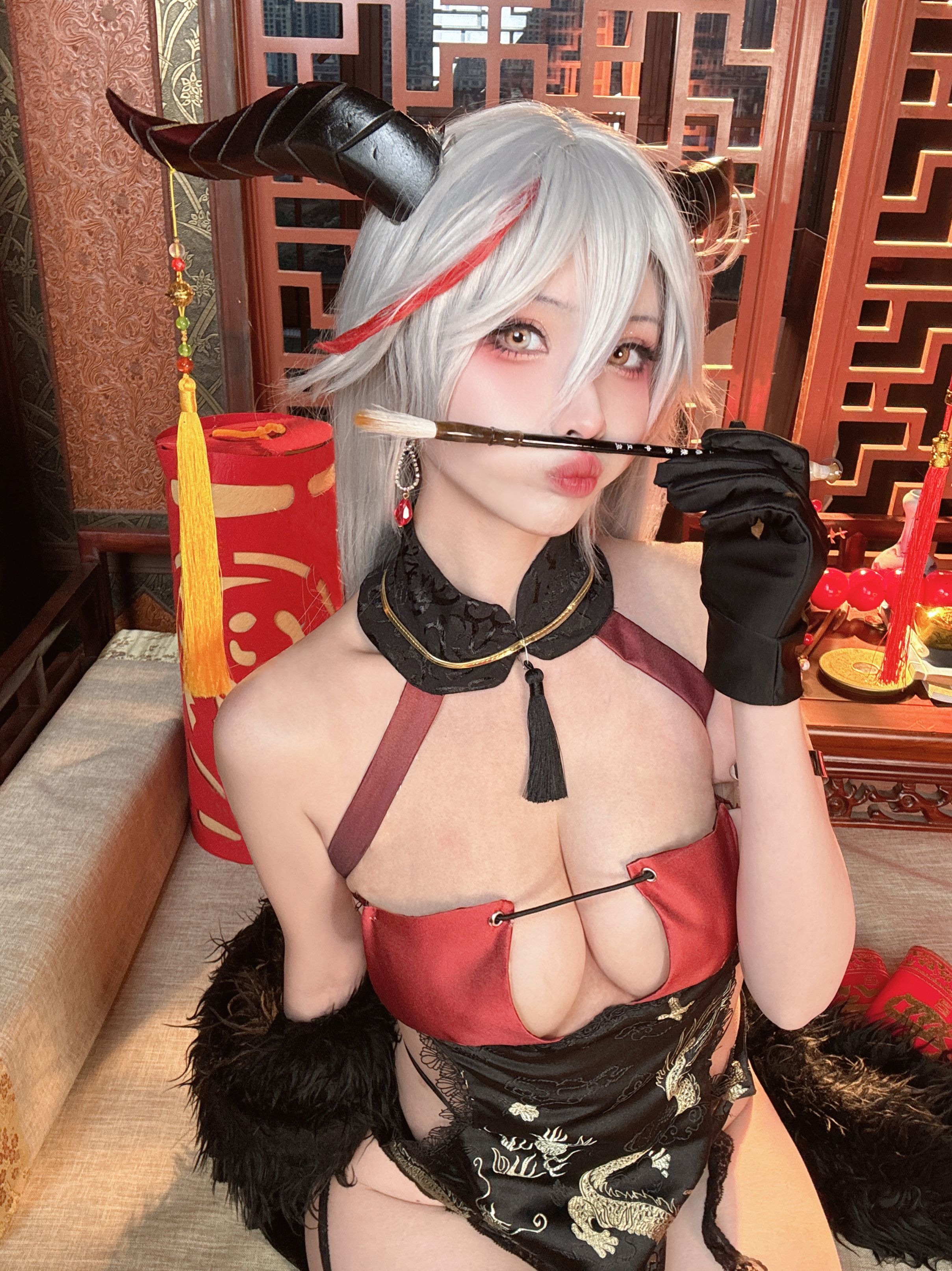 Đọc truyện hentai Tuyển tập Albums siêu phẩm Cosplay - Chap 53 - Liang Liangzi Năm con Rồng