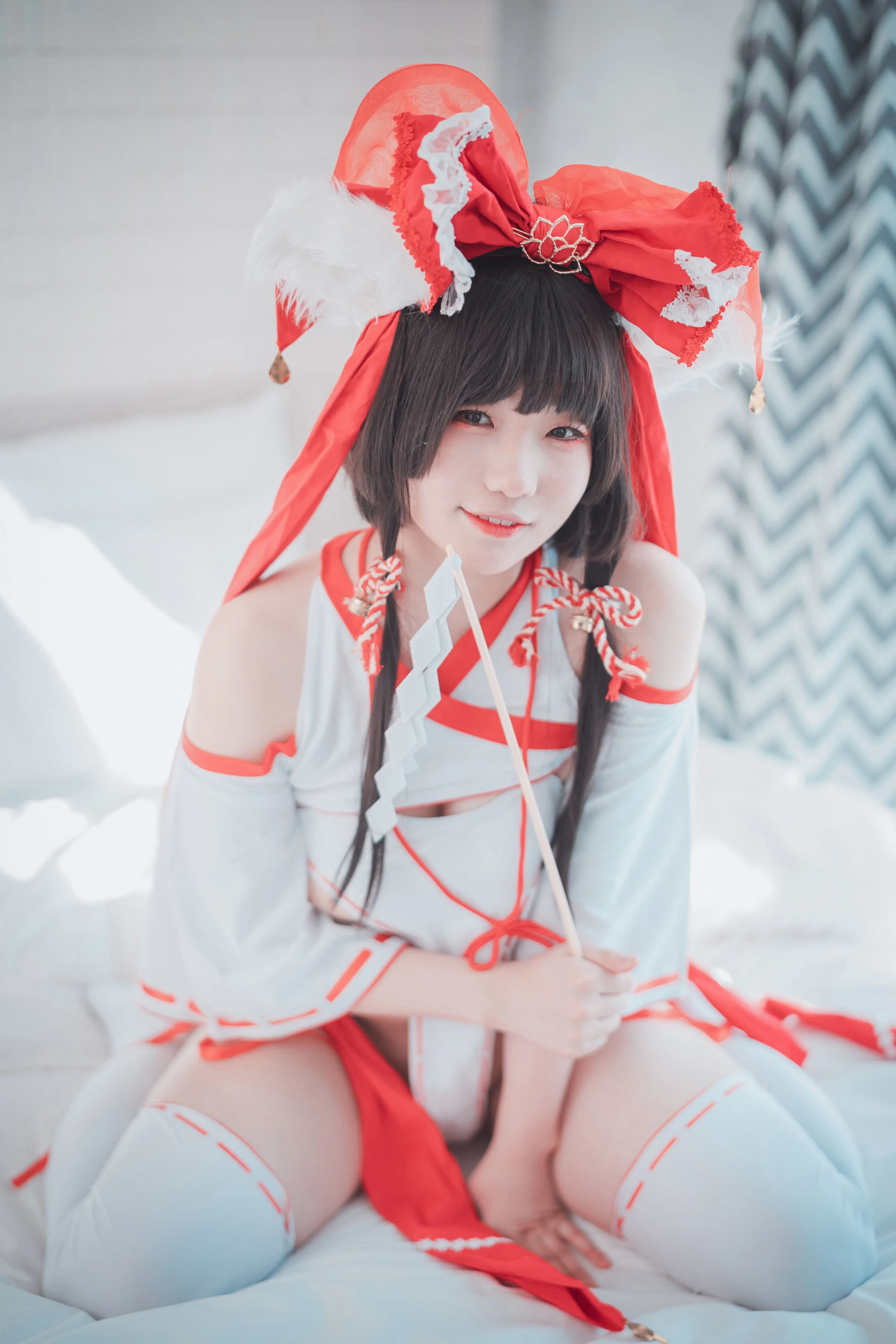 Đọc truyện hentai Tuyển tập Albums siêu phẩm Cosplay - Chap 612 - Mimmi - Reimu Hakurei