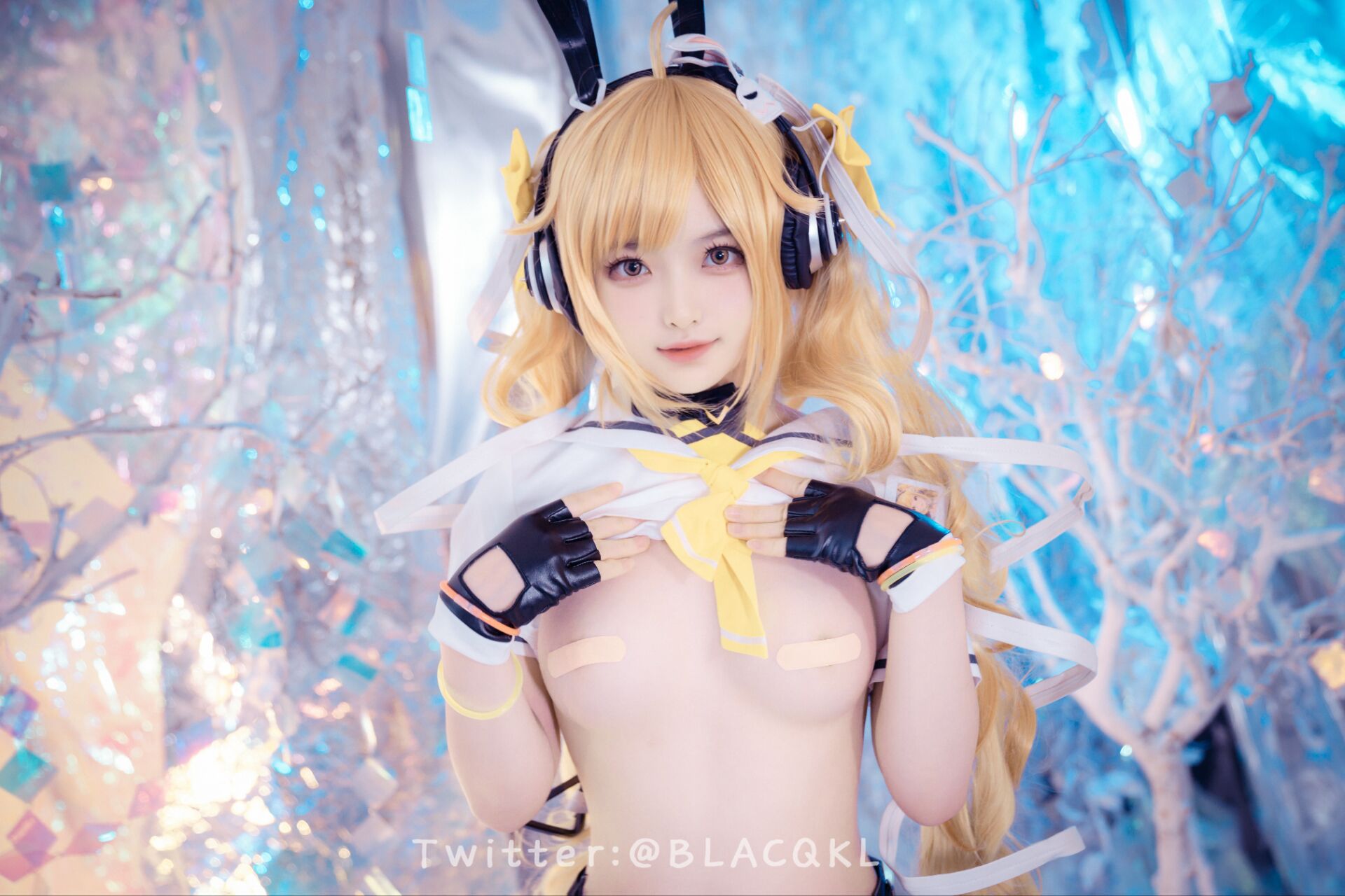 Đọc truyện hentai Tuyển tập Albums siêu phẩm Cosplay - Chap 600 - Bai Li loves chocolate - Angela