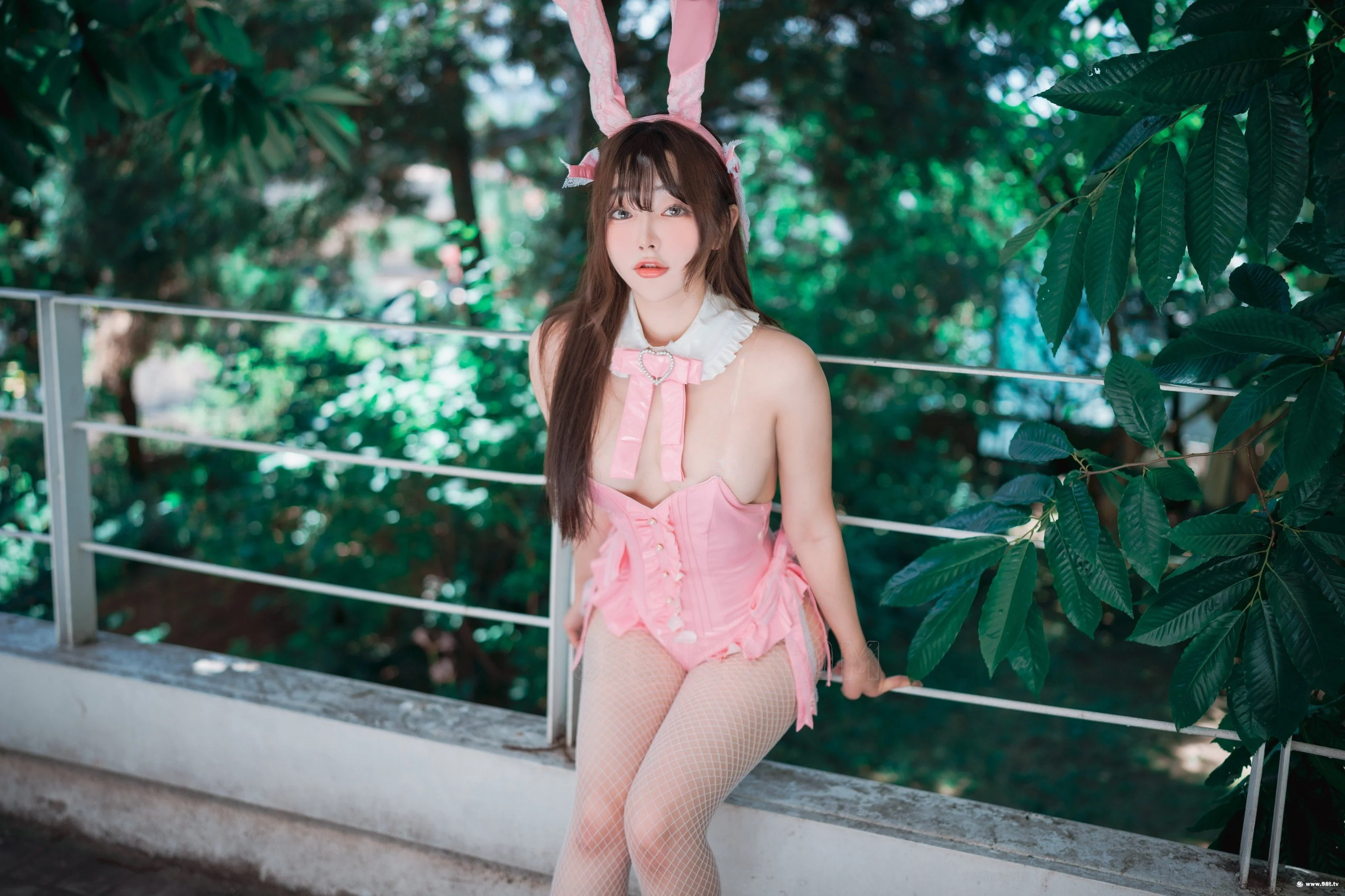 Đọc truyện hentai Tuyển tập Albums siêu phẩm Cosplay - Chap 268 - NewBom NO.004 [DJAWA] The Year of the Pink Bunny (+S.Ver)