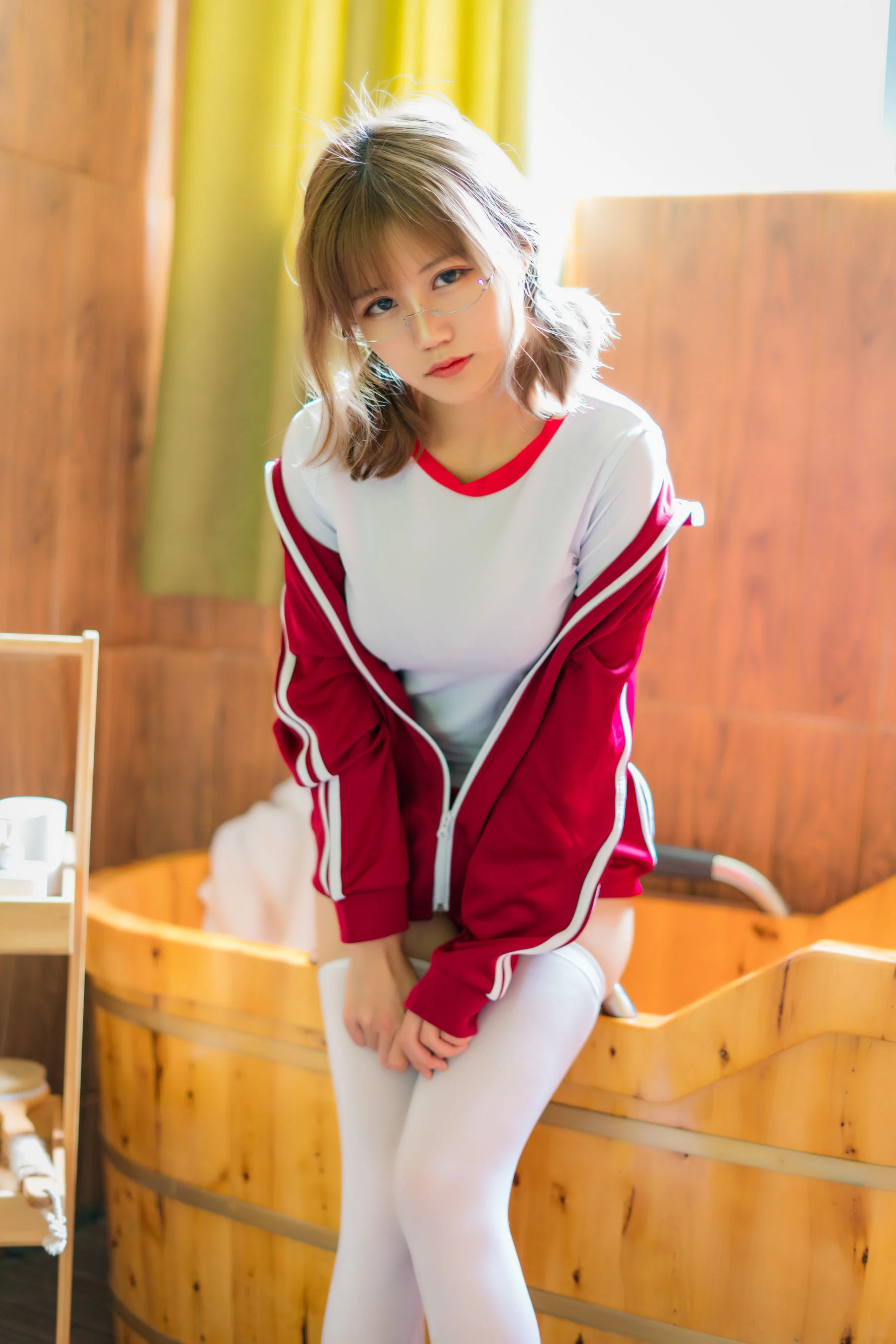 Đọc truyện hentai Tuyển tập Albums siêu phẩm Cosplay - Chap 734 - [Chiyoko Ogura] Red gymnastics suit