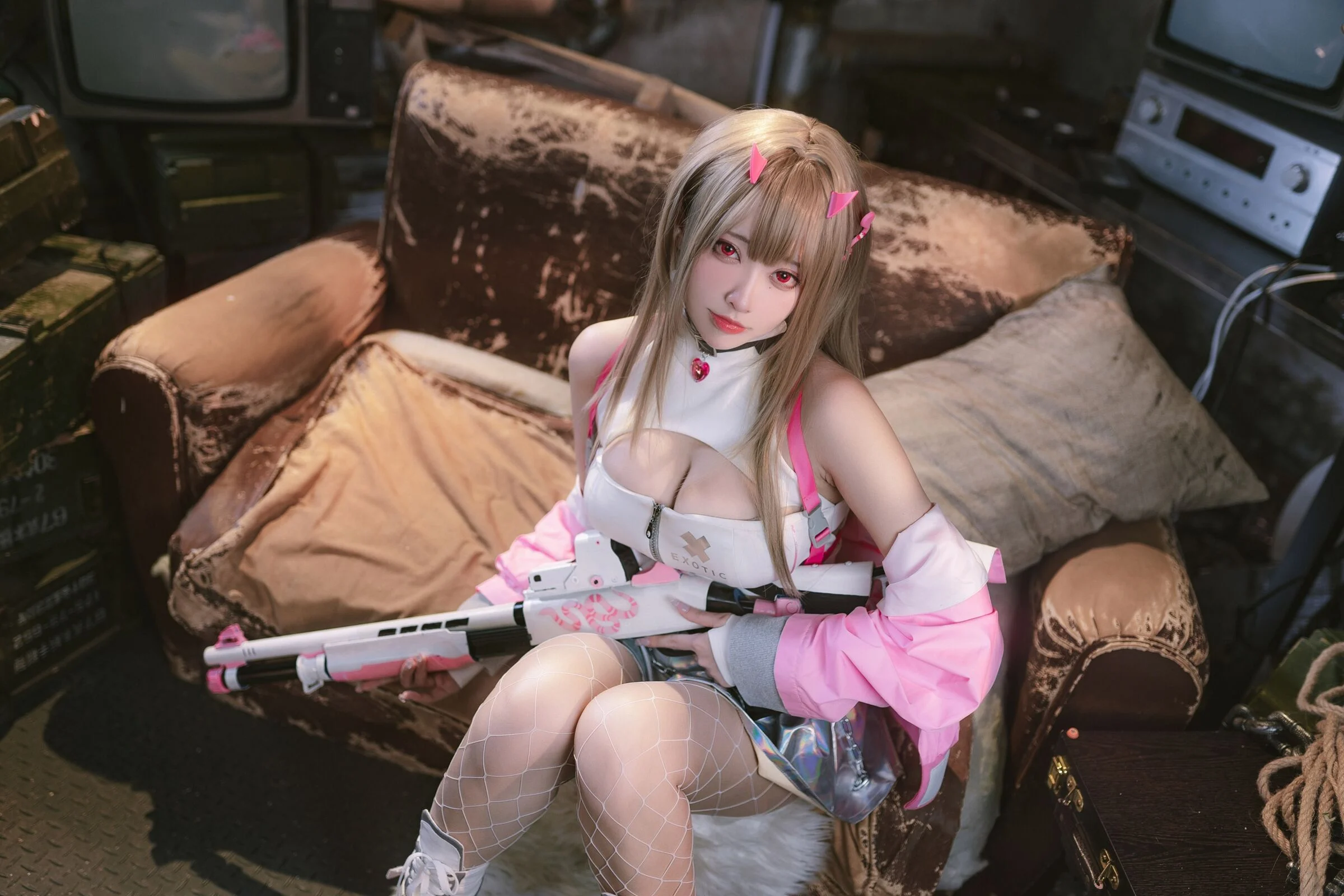 Đọc truyện hentai Tuyển tập Albums siêu phẩm Cosplay - Chap 338 - Sakura Miyamoto - Viper