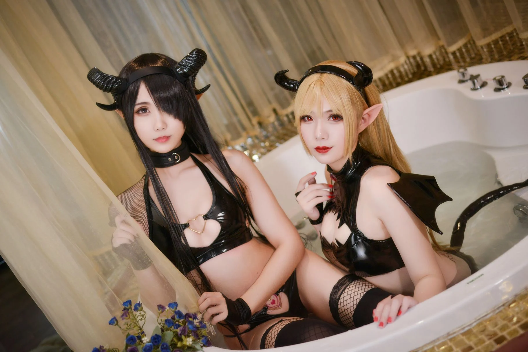 Đọc truyện hentai Tuyển tập Albums siêu phẩm Cosplay - Chap 189 - [Xiao Meiyan (Ba Mama Xiao Moyan)] NO.007 Succubus Double Collection